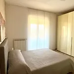 Nyaraló Sunflower Carrara